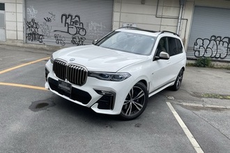 BMW X7 M50i