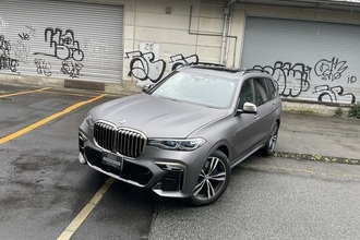 BMW X7 M50i